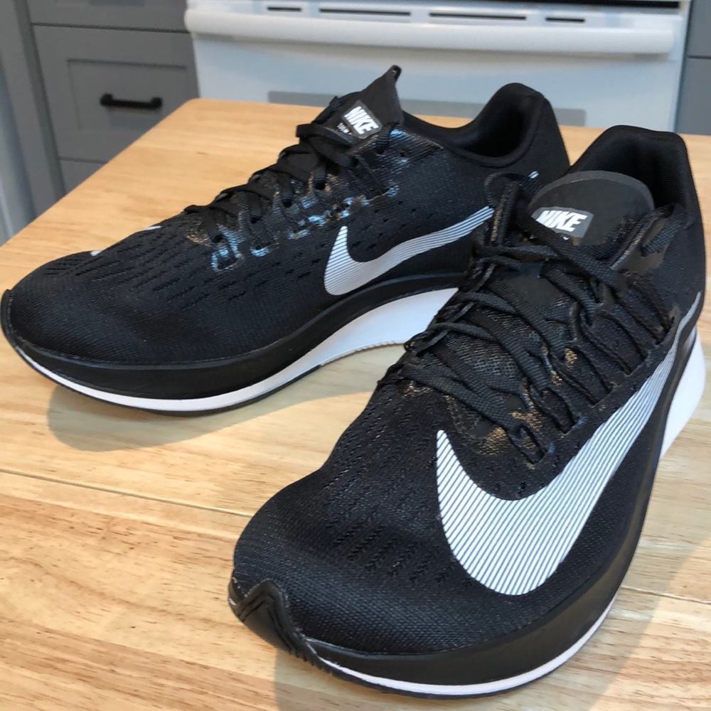Sold 🔥Nike - Zoom Fly Wmn 9.5🔥
